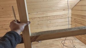 Каркас деревянной перегородки под "усадку" на две точки опоры