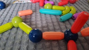 играем и собираем магнитный конструктор с детьми