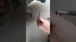 Замена передних тормозных колодок на солярисе