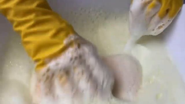 (Creamy lemon suds) Breaking new car sponge with LEMON LYSOL & CIF CREAM + grout