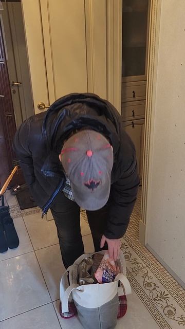 Пришёл с помидором