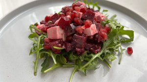 Необычный рецепт салата с тофу и свеклой.