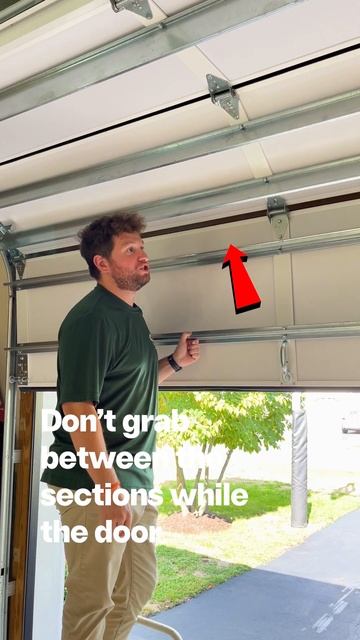 How to use the Emergency Release Cord on Your Garage Door! #Shorts смотреть онлайн