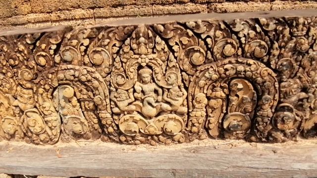 Wonder of Banteaysrey Temple. បរសទបនទយសរ