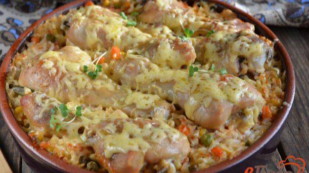 Куриные ножки, запеченные с рисом и овощами