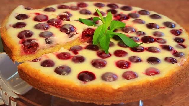 ВИШНЁВЫЙ ПИРОГ ЗА 10 МИНУТ БЕЗ ЗАМОРОЧЕК смотреть онлайн