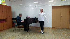 Алина Теперина 5 класс. Юрий Милютин, сл. М. Гальперина Песня Ксении из оперетты "Девичий переполох"