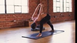 День 19. Тревис Эллиот 30-дневный курс йоги.