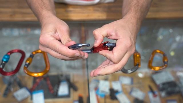 Все о Карабинах для Альпинизма и Скалолазания: Виды, Применение, Плюсы и Минусы смотреть онлайн