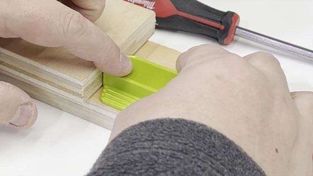 The UNIQUE French Cleat Lock That Swivels смотреть онлайн