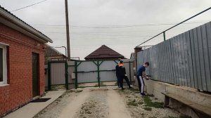 Поменяли забор и так, по мелочи.... 😁