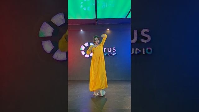 Chand Sifarish Fanaa Amir Khan Kajol Dance Video Waacking Dance