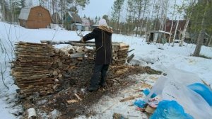 Уложила по хорошему дровишки.