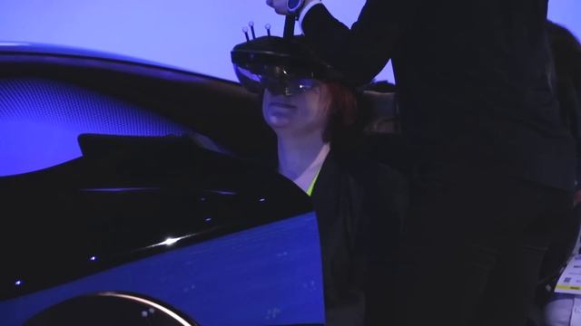 Super-Smart Electric Car Battery, Nissan's AR, Tesla Kills 75 kWh Battery: CES 2019 Day 4 смотреть онлайн