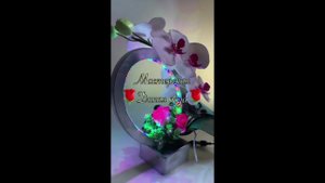 Ароматный светильник розы с орхидеями