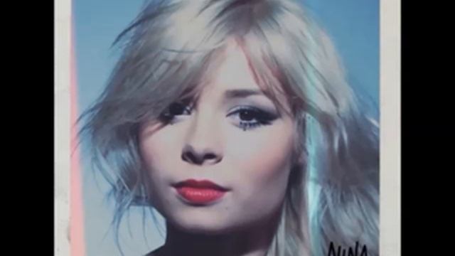 Nina Nesbitt talks about her song Selfies on BBC RADIO 4