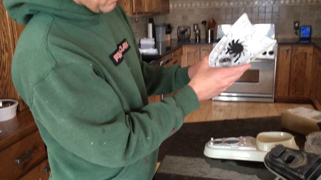 Installing new wind cups on an AcuRite weather station смотреть онлайн