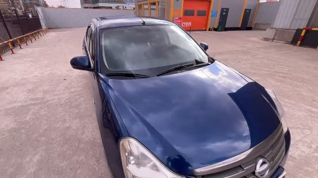 Nissan Almera G15. Салон смотреть онлайн