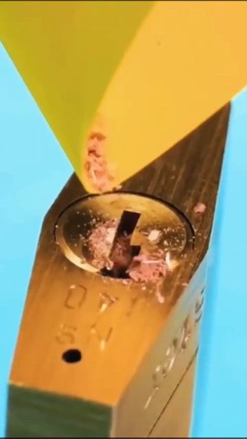 Как вскрыть замок без ключа смотреть онлайн