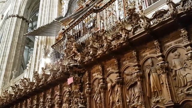 Organ practice in SALAMANCAS cathedral. -SPAIN-.