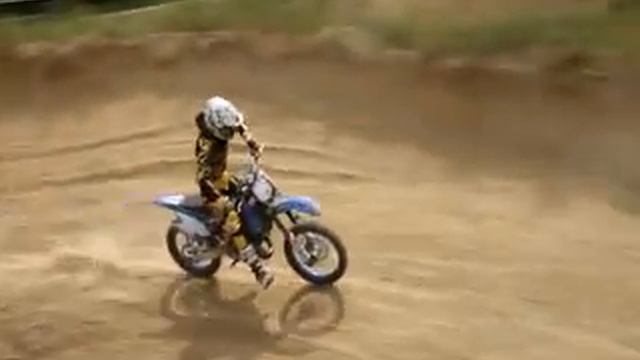 MVI_0349.MOV.AVI смотреть онлайн