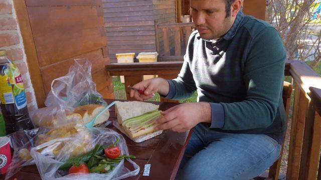 MARMARİS'TE BUNGALOV EVLERİNDE KALMAK - İLK GÜN NELER YAPTIK -Gezdik Gördük смотреть онлайн