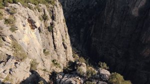 8955255-uhd_3840_2160_25fps
