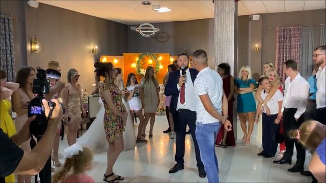 Свидетель разорвал танцпол! Свадьба в шоке! смотреть онлайн