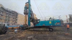 Москва. Роторная буровая установка SUNWARD SWDM360H3 бурит диаметром 1500 мм с обсадным столом