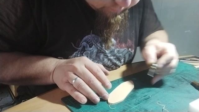 ремень с тиснением