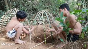 Примитивная технология Mini Underground House