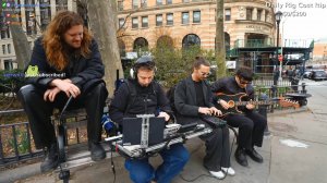 Музыкальная импровизация на улицах Нью-Йорка