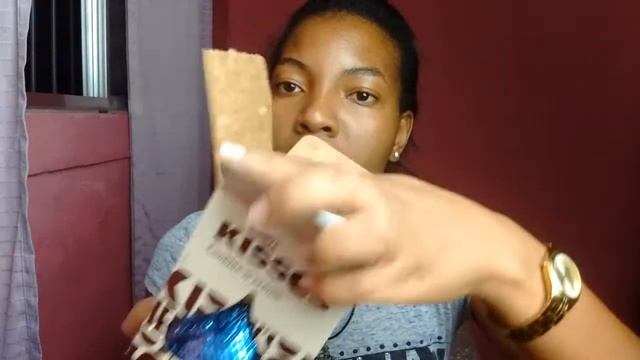 Realizando um Sonho Antigo - Chocolate Kisses Cookies 'N' Cream Hershey's 215g смотреть онлайн