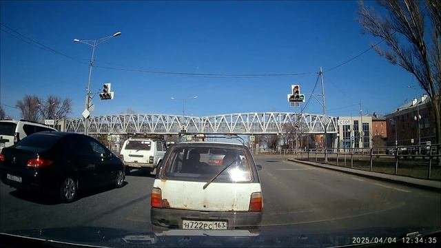 Дачник не доехал до дачи. Подснежник подвёл.