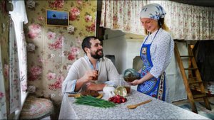 ЖИЗНЬ ЛЕТОМ В УРАЛЬСКОЙ ДЕРЕВНЕ ｜ УПРАВА ｜ ОКРОШКА С МЯСОМ И ЯГОДНЫЕ ПОЛЯНЫ