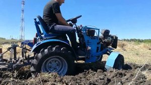 Пахота минитрактором