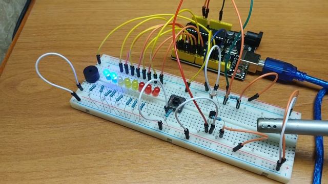 Ардуино. Датчик света и температуры смотреть онлайн