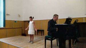 А. Аренский, сл. А. Майкова "Спи, дитя моё, усни". С. Мацюшевич «На лужайке». Поёт Евгения Козлова