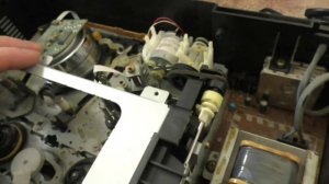 Почему видео кассета не вынимается из Видака?