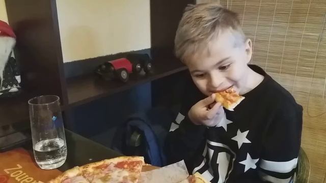 Мукбанг пицца обожаю её😋😋😋 смотреть онлайн