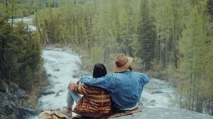 8968730-uhd_4096_2160_24fps