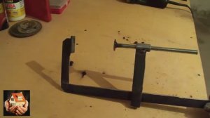 Самодельная F - образная струбцина для сварка.