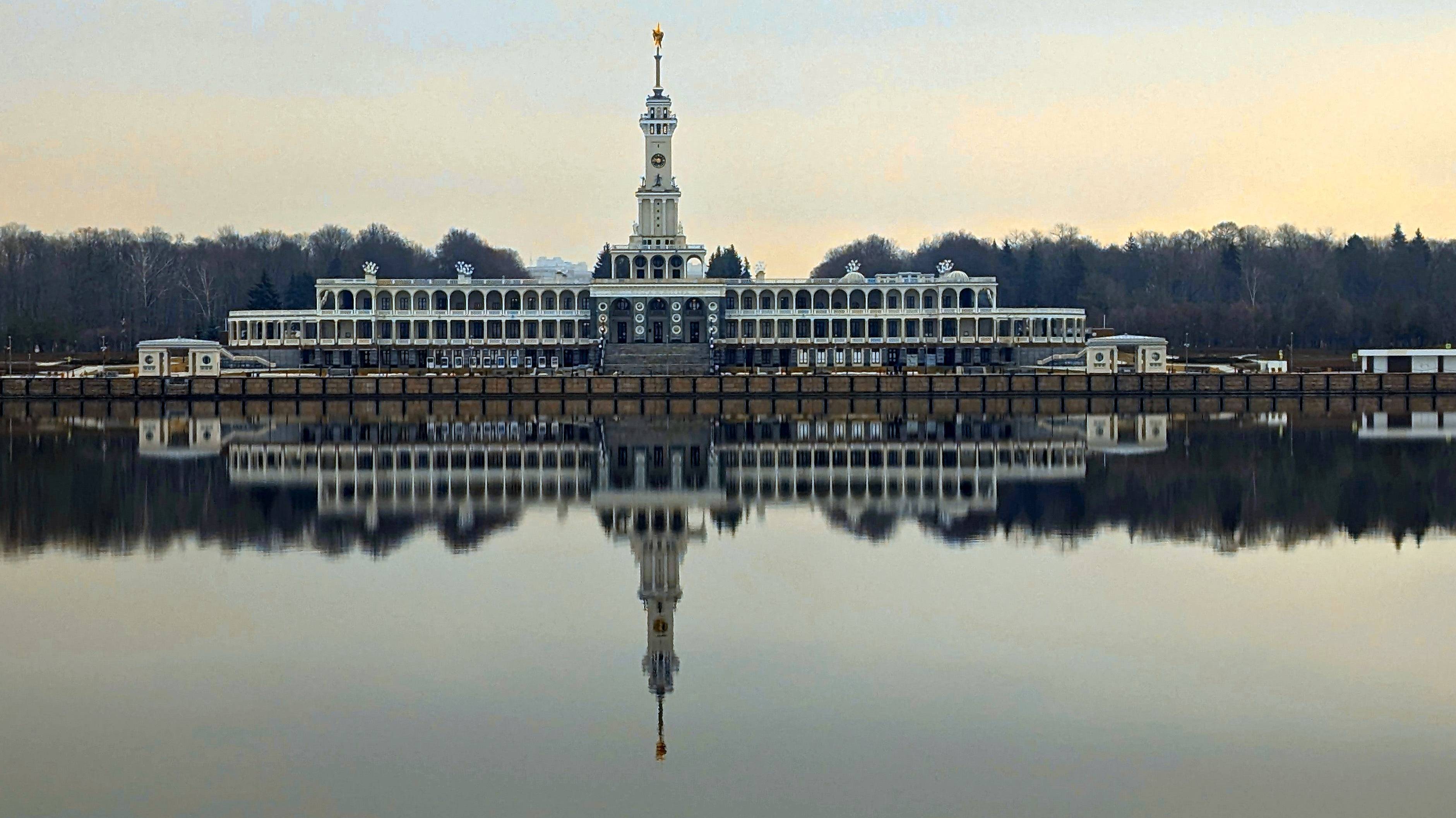 На Химкинском водохранилище. 02.04.2025 смотреть онлайн