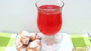 Компот из слив, яблок и корицы