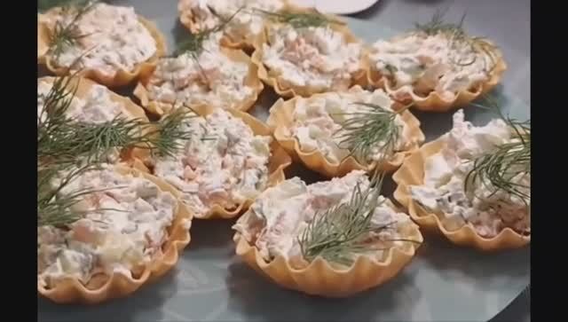 Тарталетки с красной рыбой и огурцом и творожным сыром. Пошаговый рецепт приготовления
