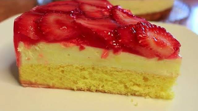 Тирольский пирог с клубникой 🍓 и заварным кремом! смотреть онлайн