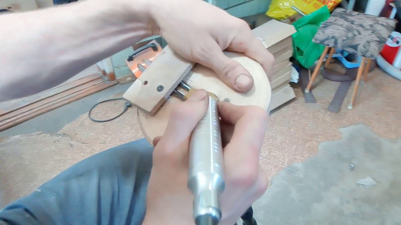 Удобное приспособление для гравировки.