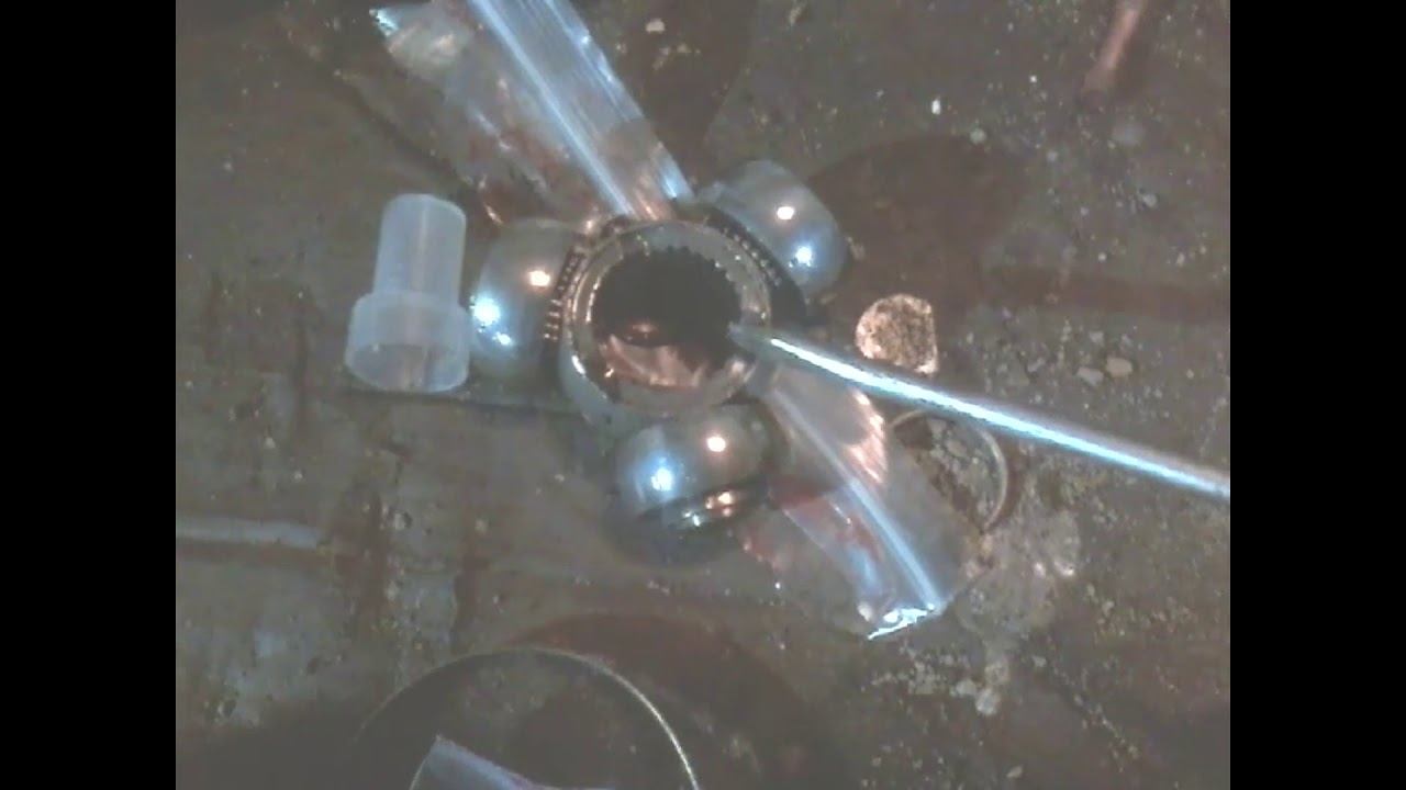 как поменять пыльник внутреннего левого ШРУСа и сальник NISSAN ALMERA III седан G15 +кат№ смотреть онлайн