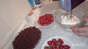 тарзи тайёр кардани пирожни стаканчик 😋Трайфл😋