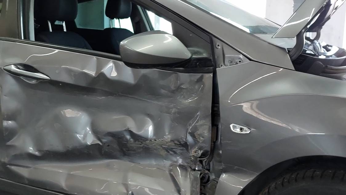 Хёндай i 30 боковой удар в переднюю стойку